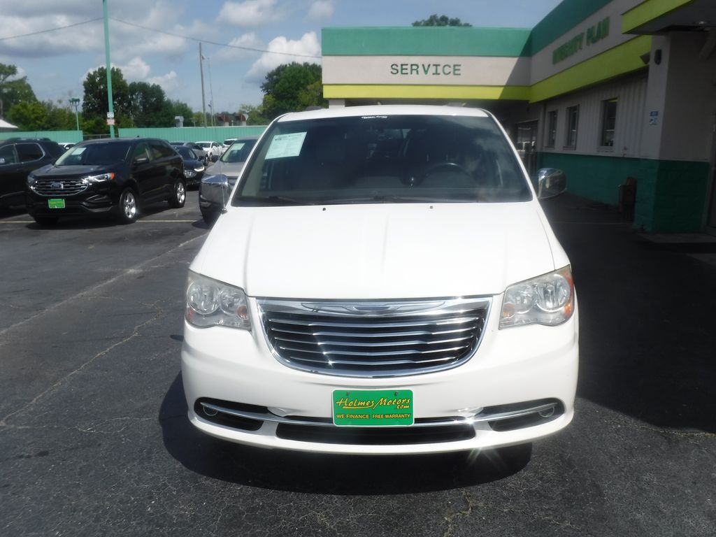 Used 2013 Chrysler Town & Country For Sale